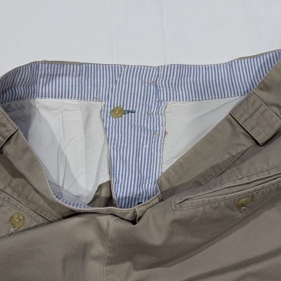 Tommy Hilfiger khaki shorts Men's 34 double pleat, double button - Picture 8 of 8